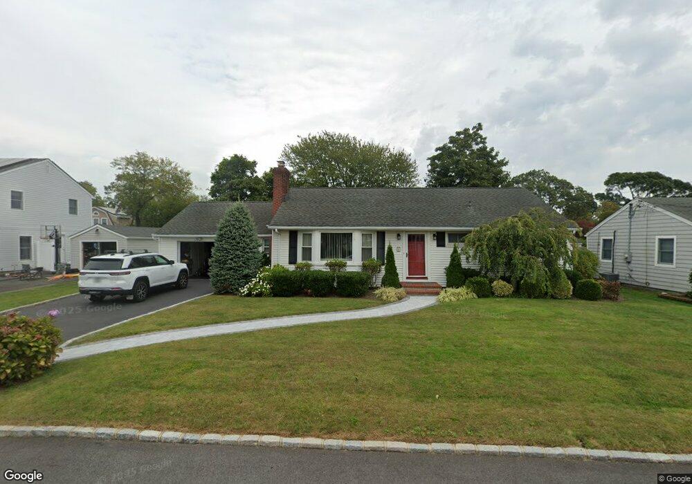 5 Surf Ave, Islip, NY 11751 - photo 1