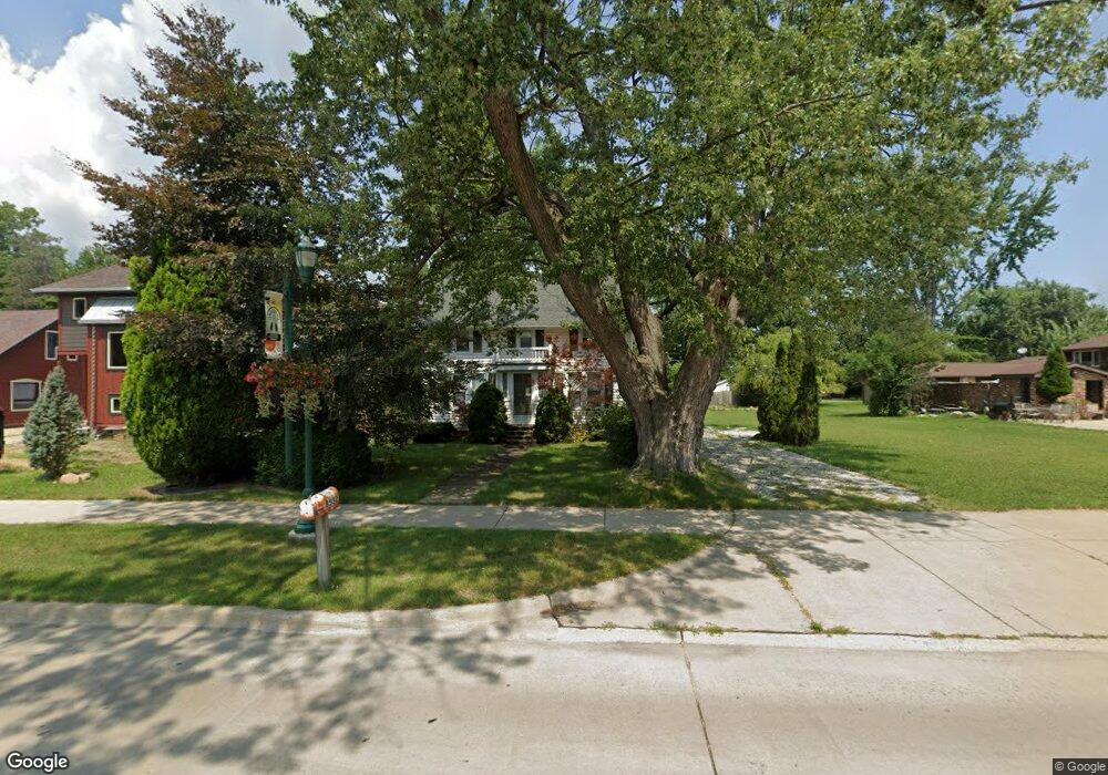 8532 Macomb St, Grosse Ile, MI 48138 - photo 1