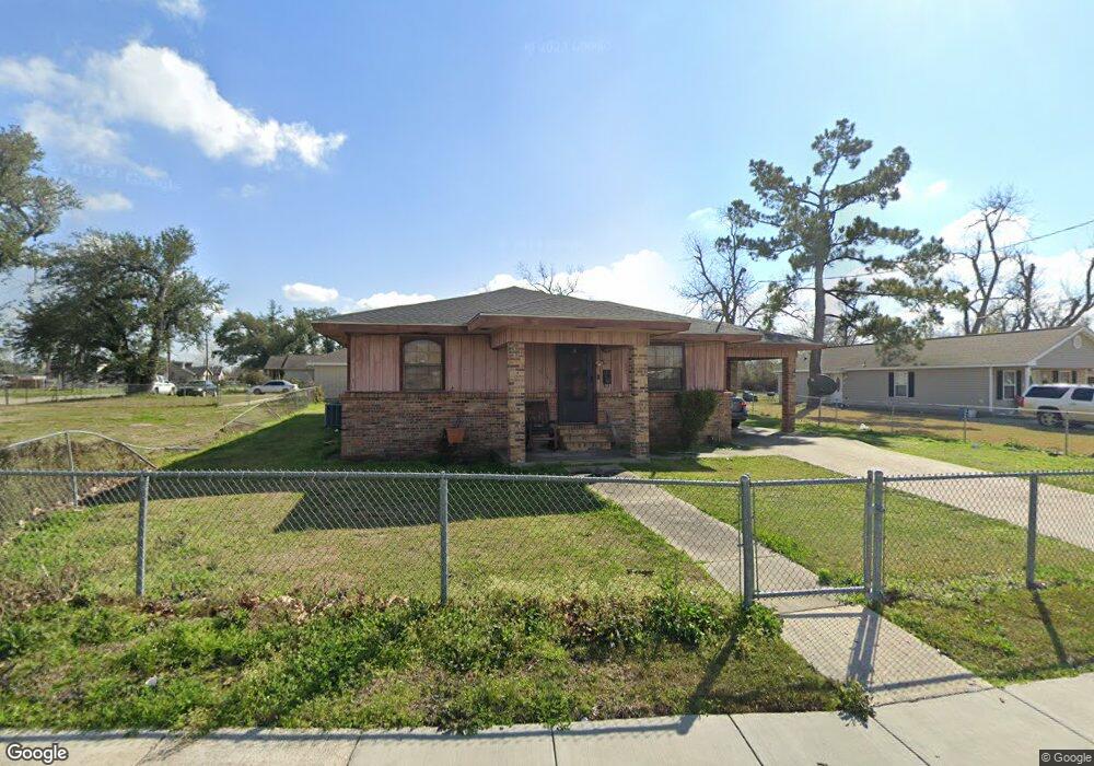 938 N 1st Ave, Lake Charles, LA 70601 - photo 1