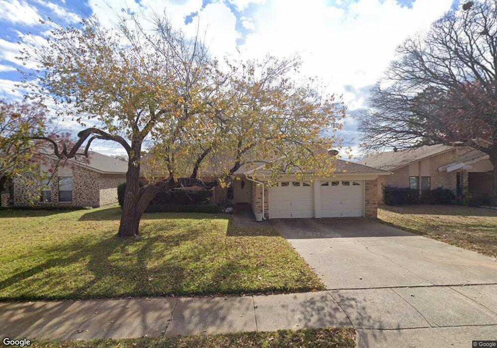 804 Mountain Laurel Ln, Bedford, TX 76021 - photo 1