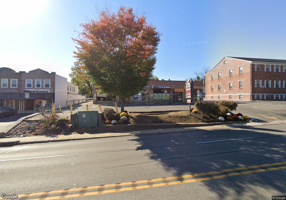 128 W Lancaster Ave, Wayne, PA 19087 - photo 1