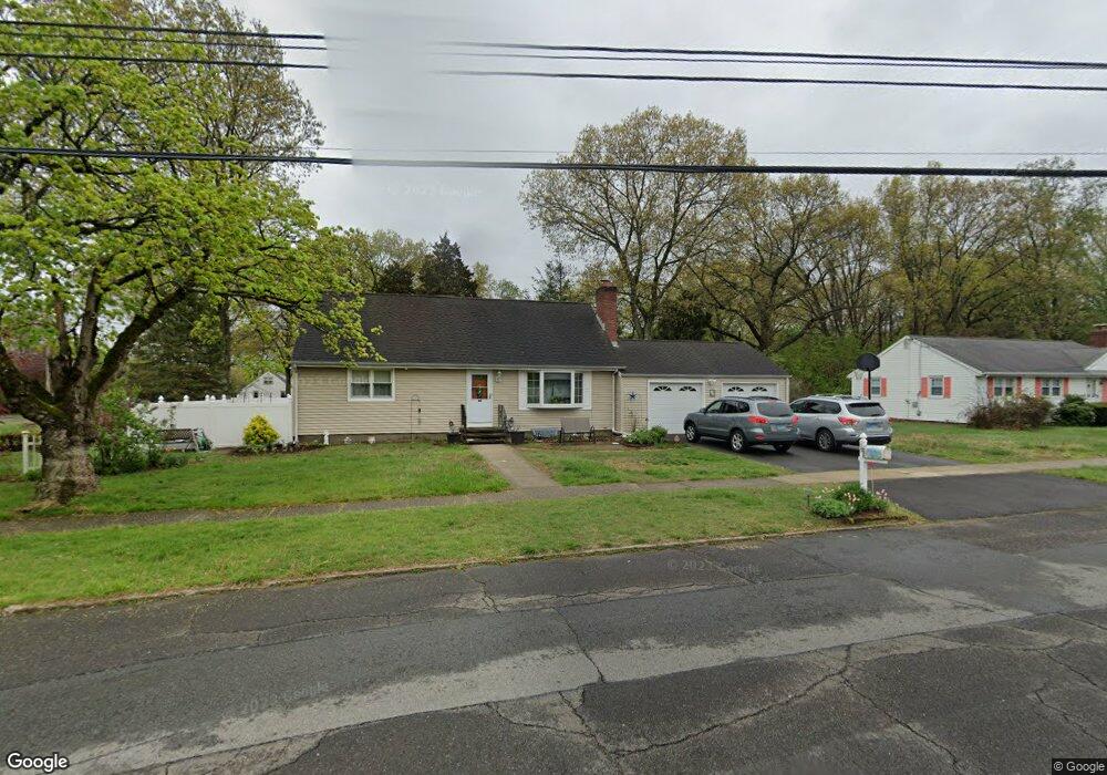 15 Fairfax Dr, Stratford, CT 06614 - photo 1