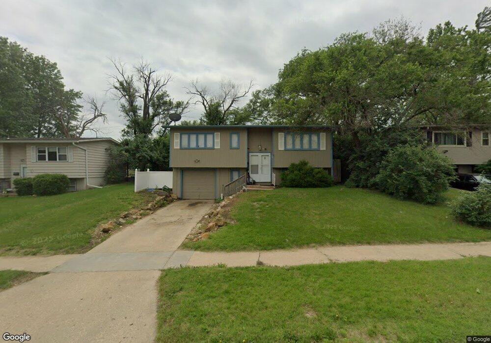 3307 SW Twilight Dr, Topeka, KS 66614 - photo 1