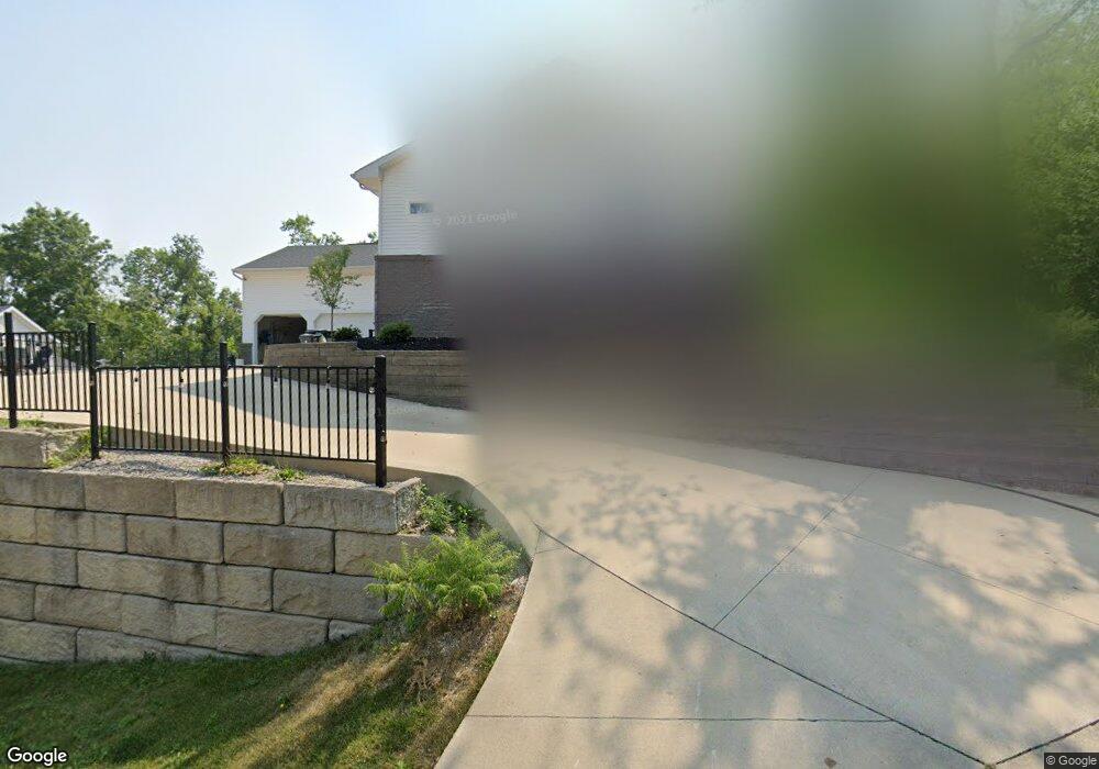 1719 Aaron Dr NW, Cedar Rapids, IA 52405 - photo 1