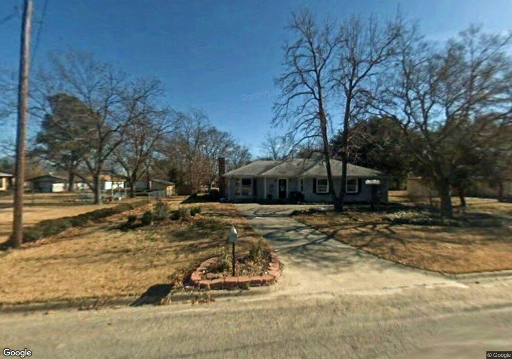 2022 Franklin Ave, Bonham, TX 75418 - photo 1