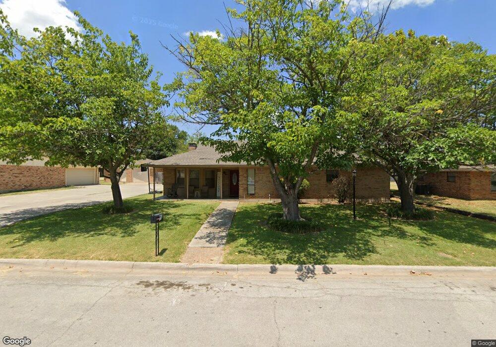 1913 Everglade Ct, Gainesville, TX 76240 - photo 1