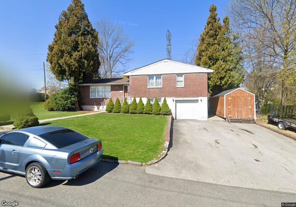 56 Newport Rd, Yonkers, NY 10710 - photo 1