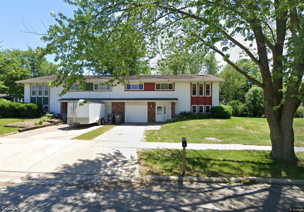 2524 Crescent Dr, Cedar Falls, IA 50613 - photo 1