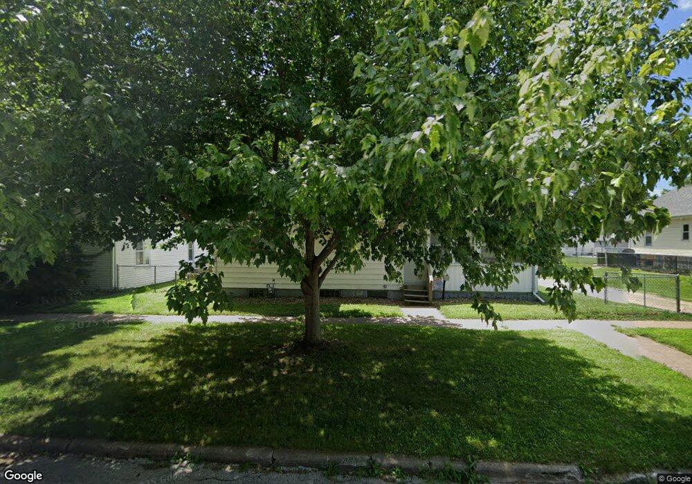 2319 W 2nd St, Davenport, IA 52802 - photo 1