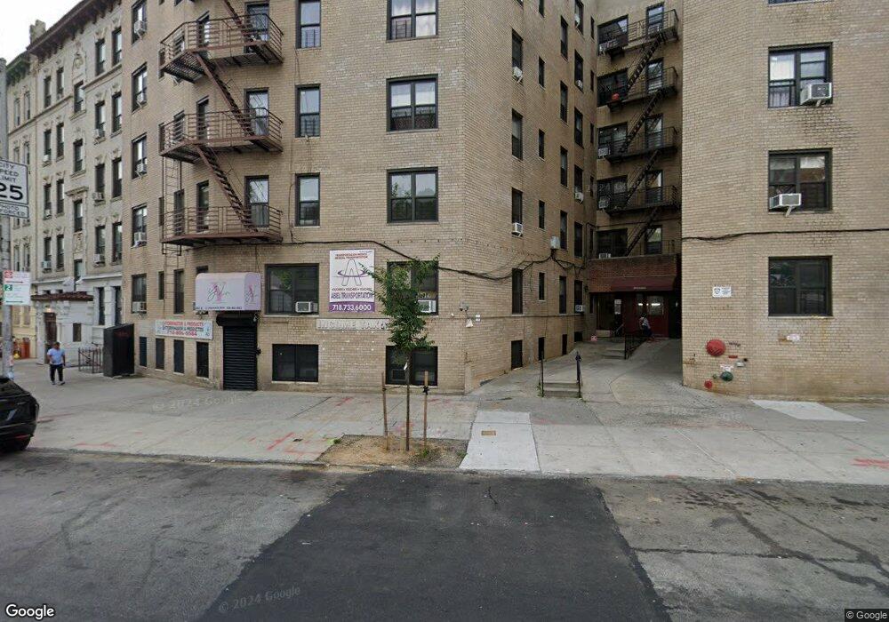 261 E Kingsbridge Rd, Bronx, NY 10458 - photo 1