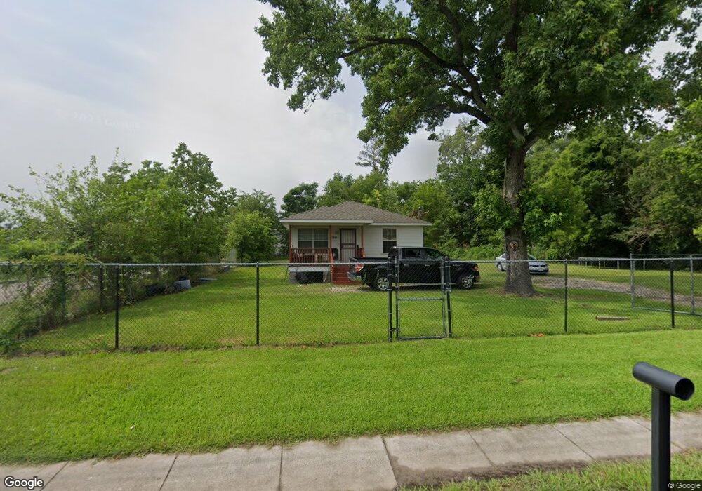 7006 Weaver Rd, Houston, TX 77028 - photo 1