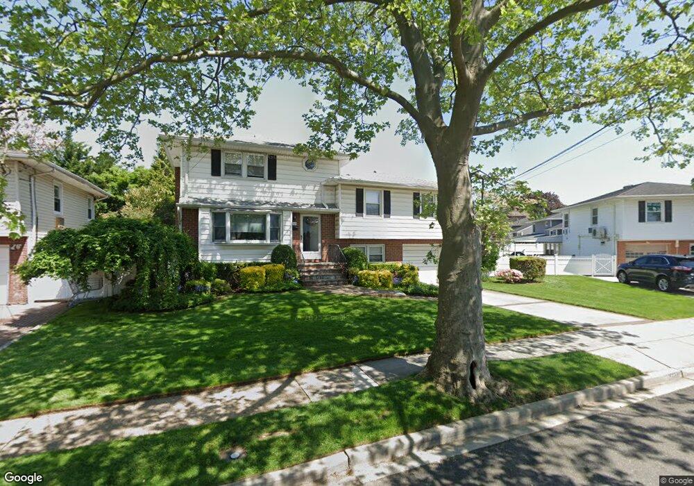 240 Kalb Place, Franklin Square, NY 11010 - photo 1