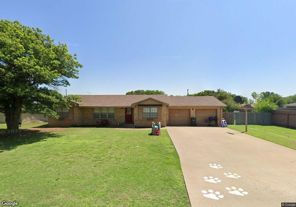 1408 Kings Row, Plainview, TX 79072 - photo 1