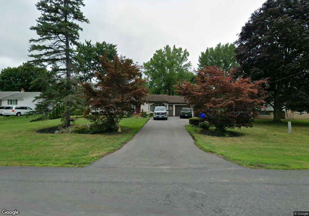 5153 Mapleton Rd, Lockport, NY 14094 - photo 1