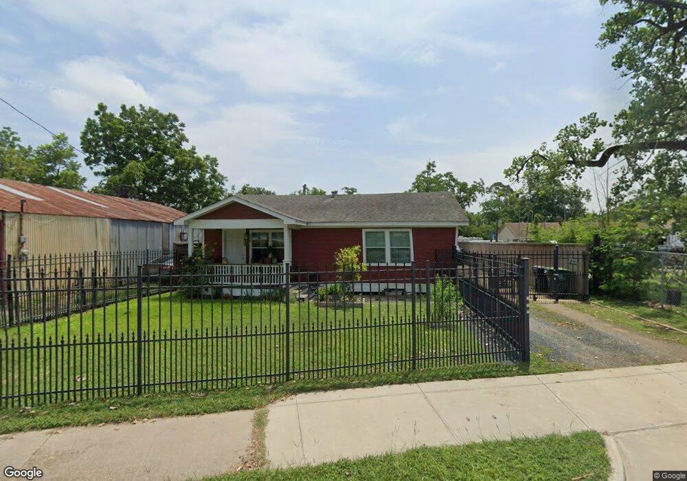 8916 Irvington Blvd, Houston, TX 77022 - photo 1