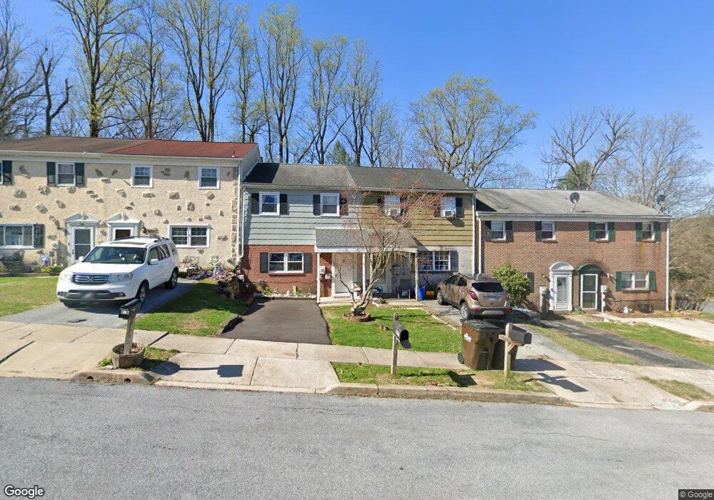 825 Beaver Ln, Reading, PA 19606 - photo 1