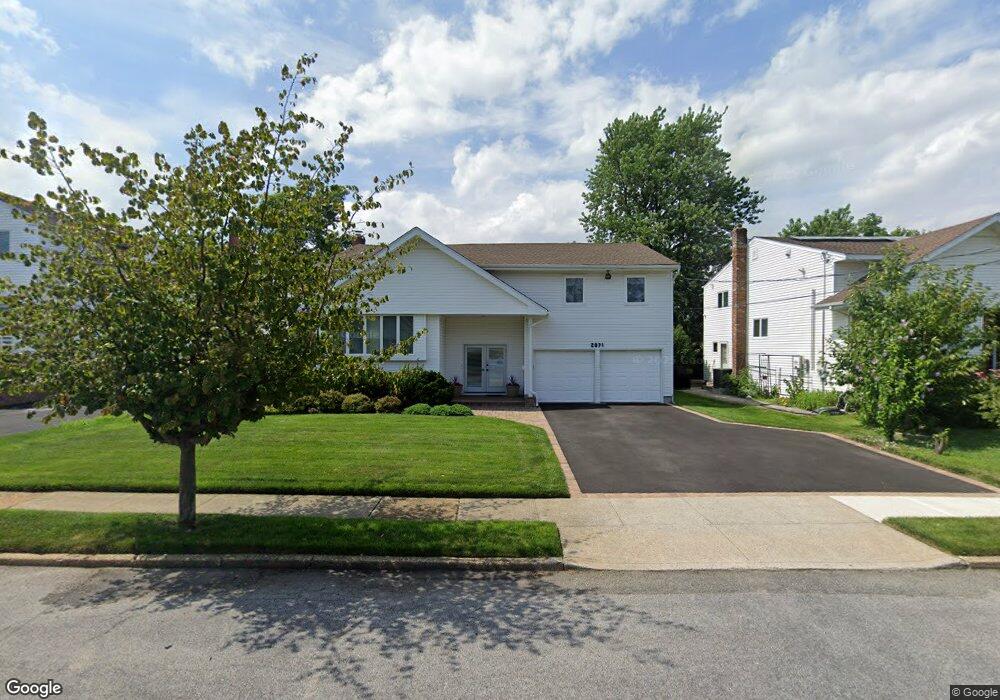 2071 Lawry Ln, Merrick, NY 11566 - photo 1