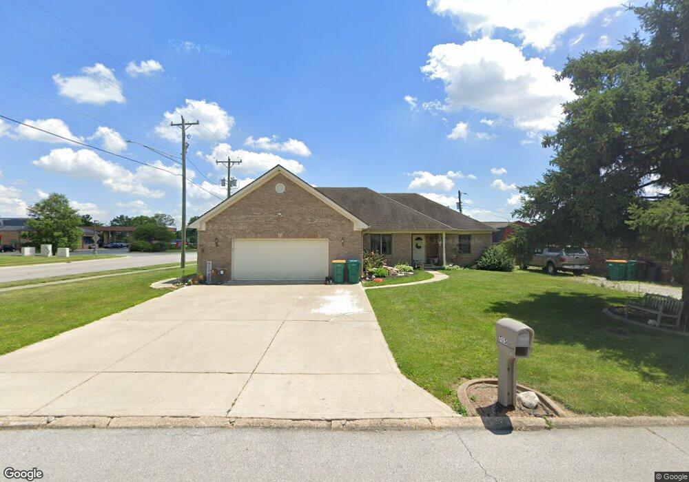 715 Meadow Ln, Plainfield, IN 46168 - photo 1