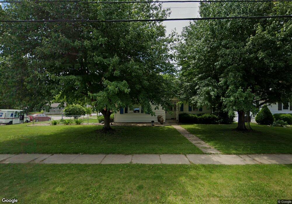 1515 Rainbow Dr, Cedar Falls, IA 50613 - photo 1