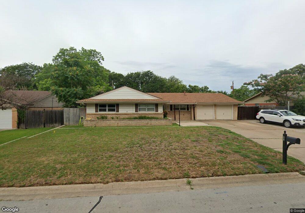 401 Ridgecrest Dr, Hurst, TX 76053 - photo 1