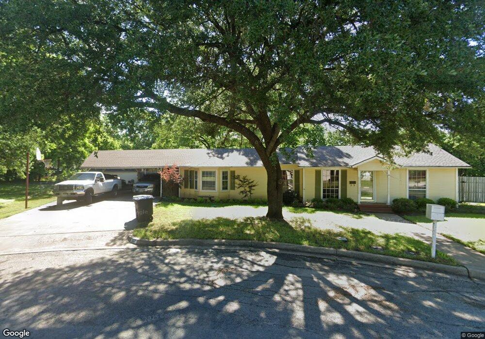 107 Circle Dr, Cleburne, TX 76033 - photo 1