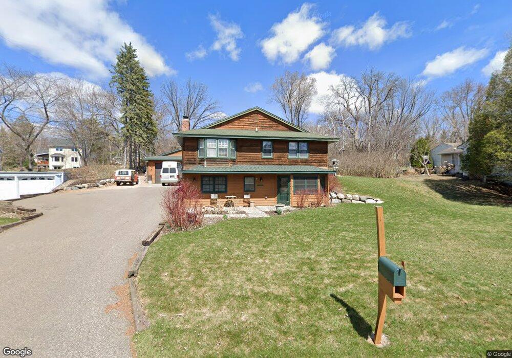 5637 N Glen Moor Rd, Minnetonka, MN 55345 - photo 1