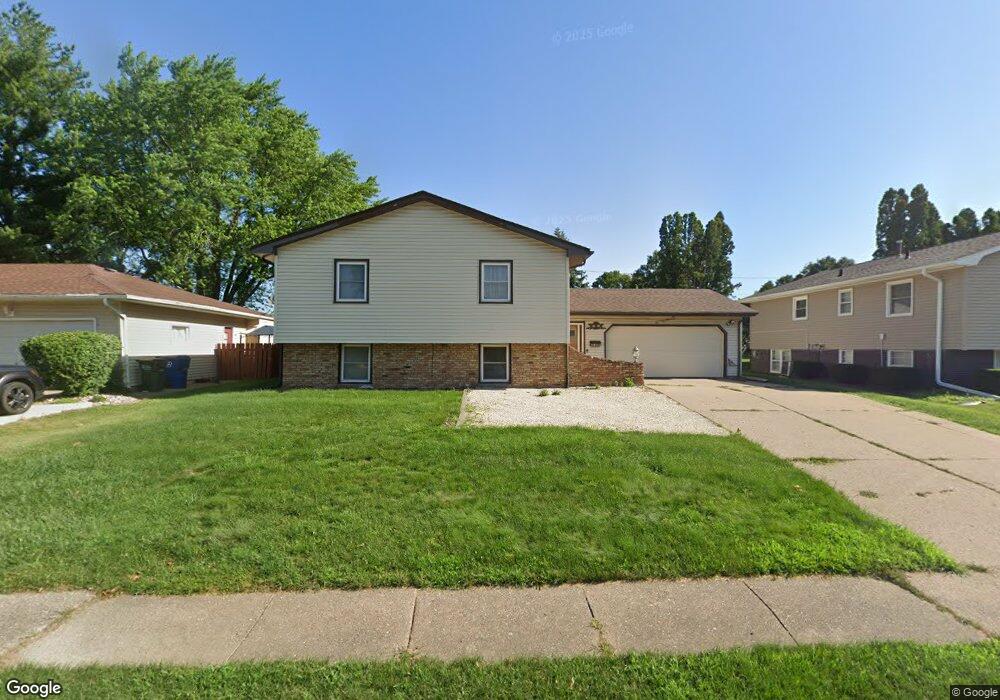 2138 W 38th Place None, Davenport, IA 52806 - photo 1
