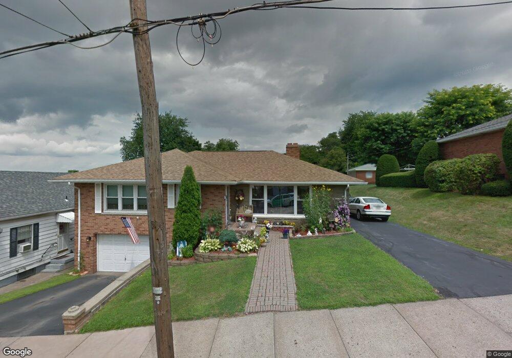 869 N Laurel St, Hazleton, PA 18201 - photo 1