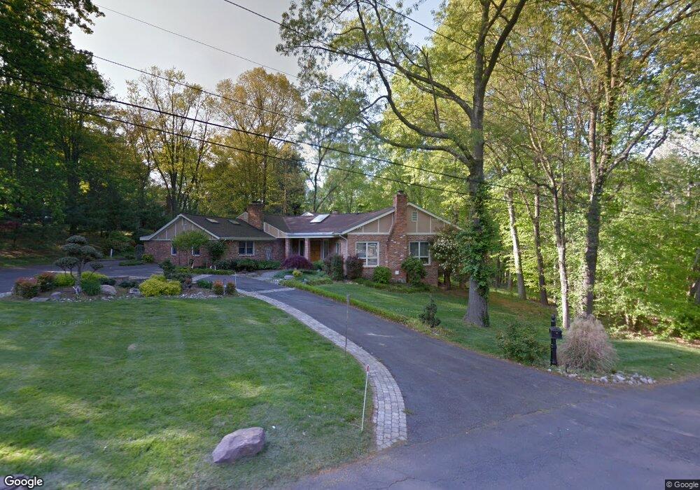 9300 Hollyoak Dr, Bethesda, MD 20817 - photo 1