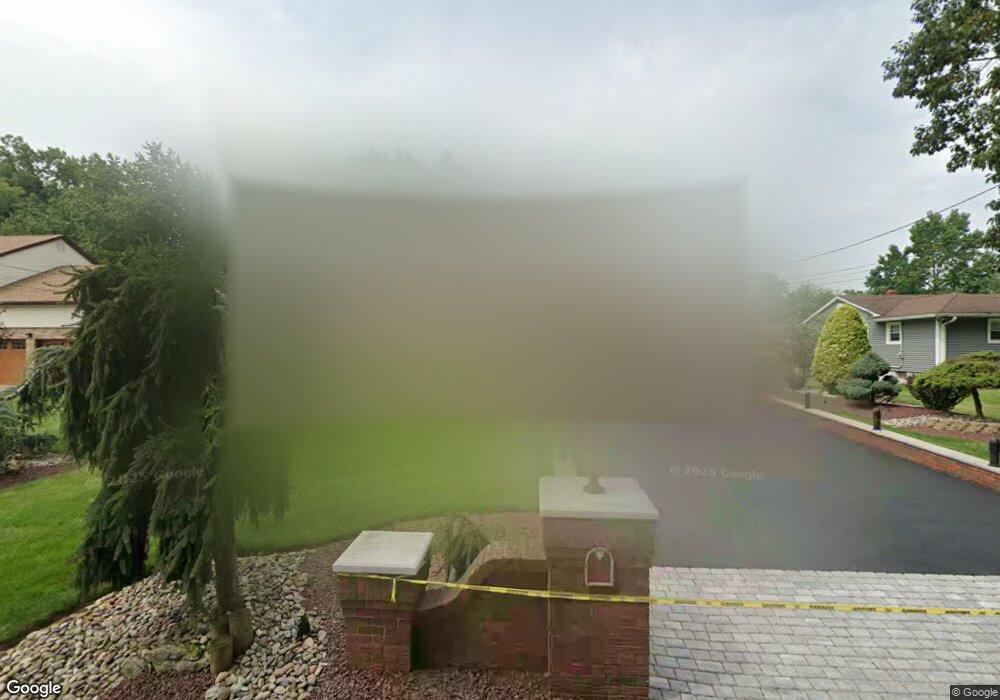 212 Briarheath Ln, Clark, NJ 07066 - photo 1