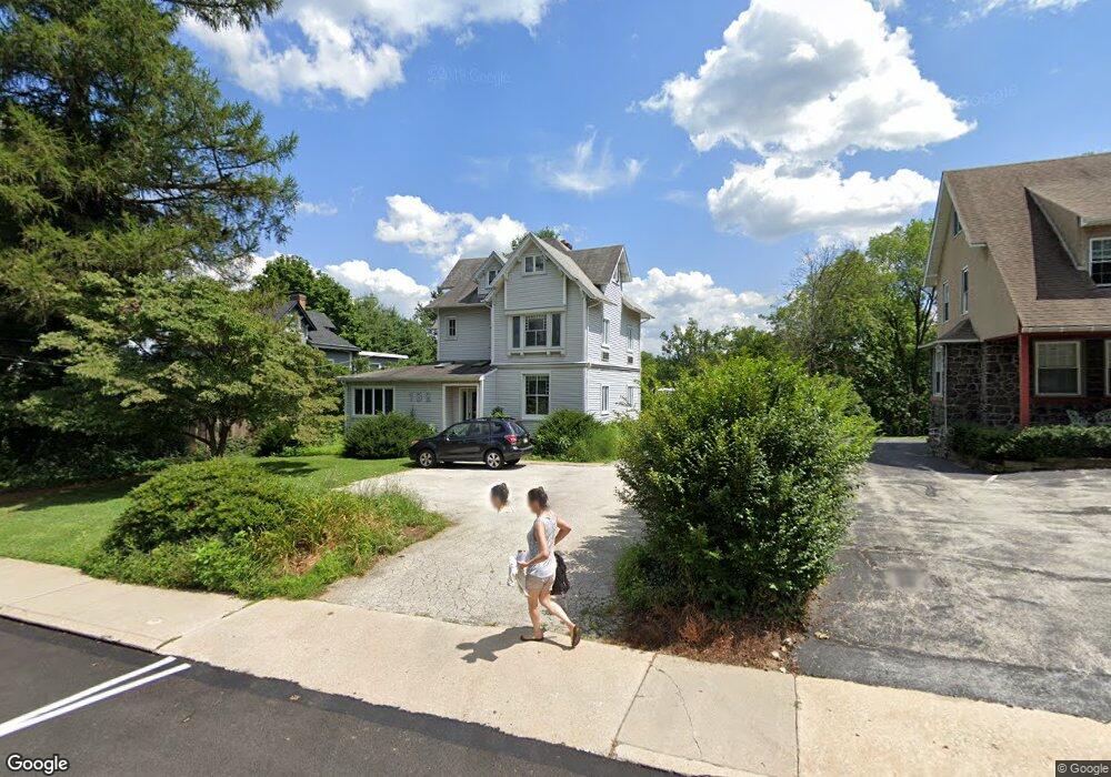 132 W Wayne Ave unit 2, Wayne, PA 19087 - photo 1