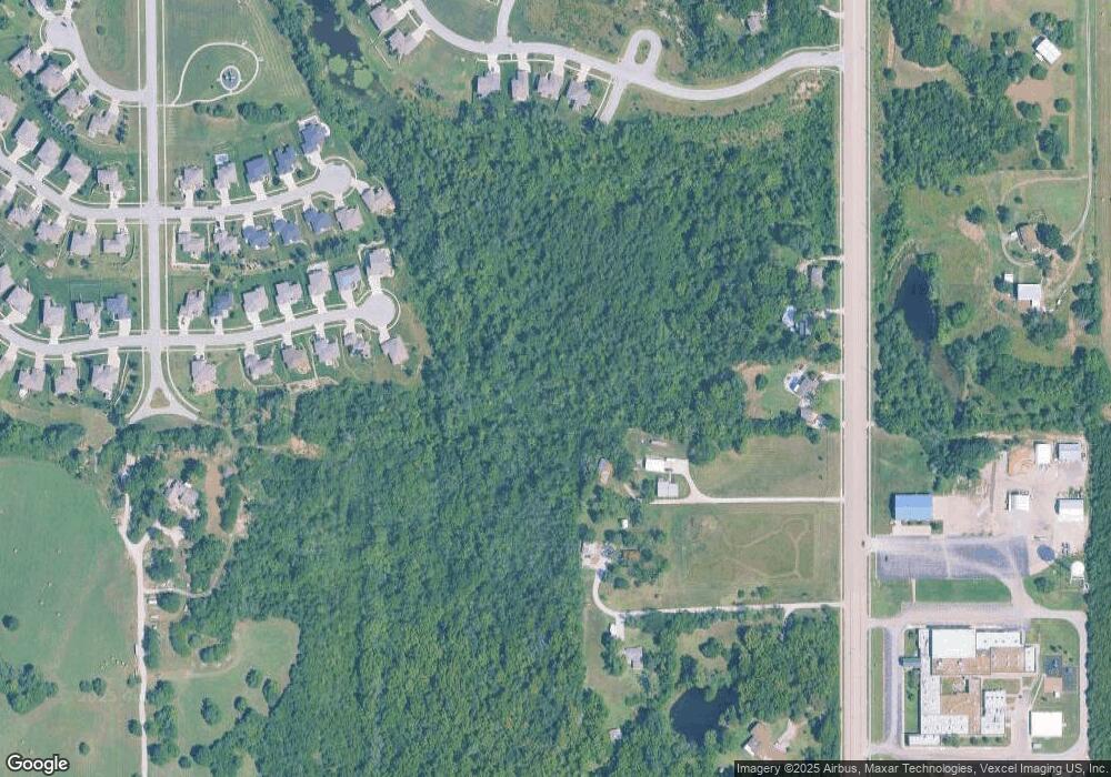 4904 SW Shenandoah Rd, Topeka, KS 66610 - photo 1