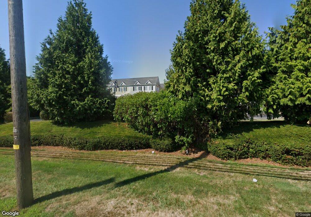 667 Metacom Ave unit 12, Bristol, RI 02809 - photo 1