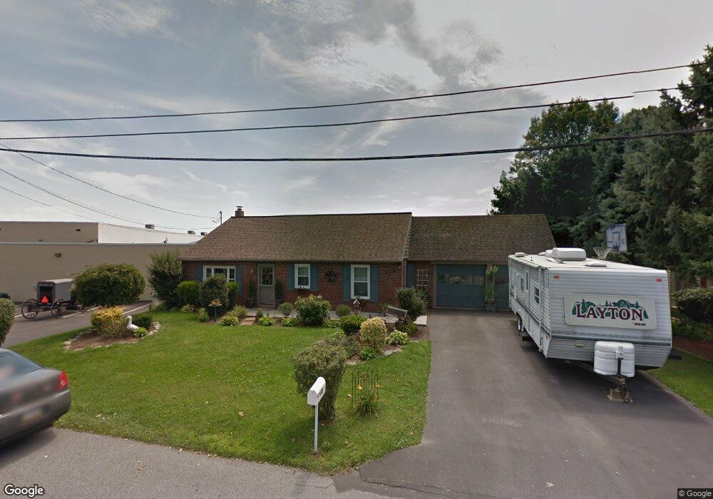 712 School Ln, New Holland, PA 17557 - photo 1