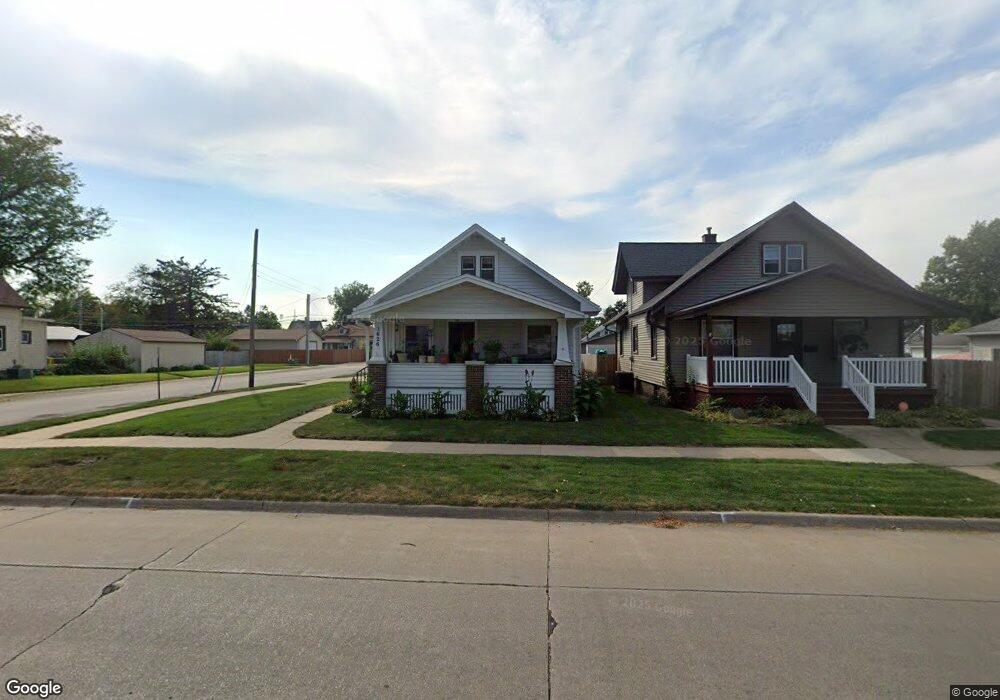 1626 J St SW, Cedar Rapids, IA 52404 - photo 1