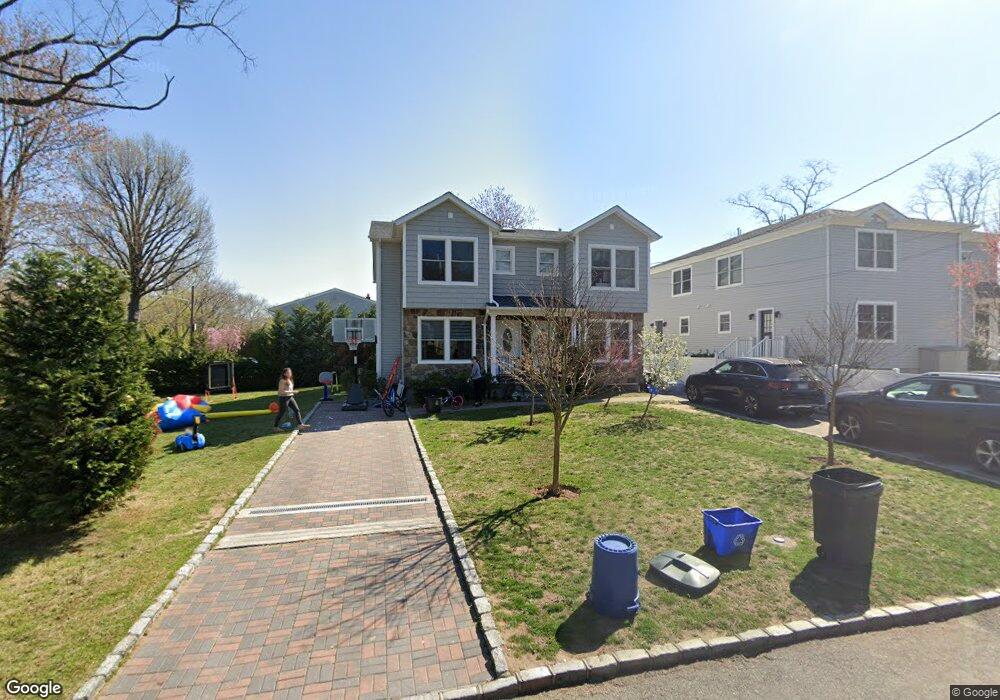 70 Sagamore Hill Dr unit A, Port Washington, NY 11050 - photo 1
