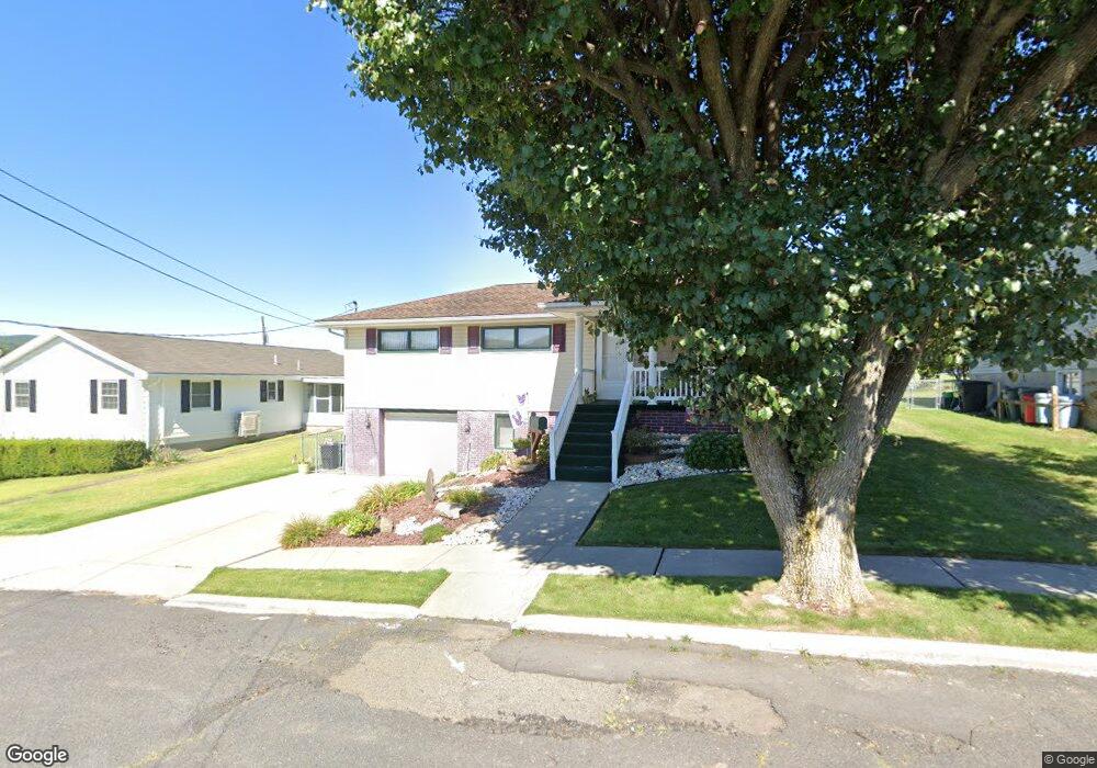 704 Center St, Taylor, PA 18517 - photo 1