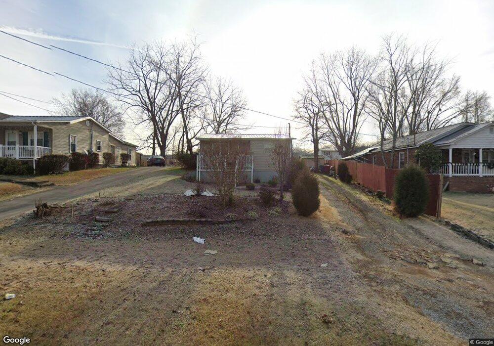 1710 E Fairview Ave, Johnson City, TN 37601 - photo 1