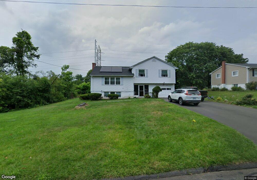 7 Craigmore Rd, Bloomfield, CT 06002 - photo 1