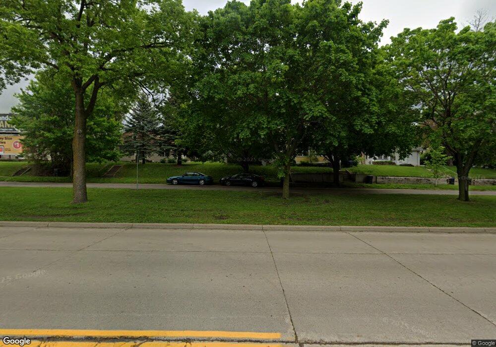 817 817 N 4th St, Mankato, MN 56001 - photo 1