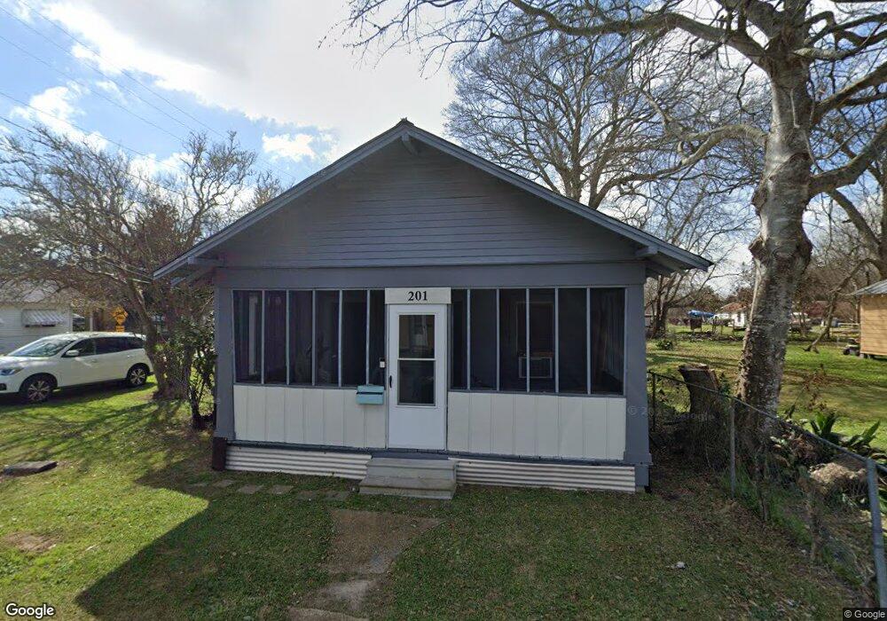201 Henry St, New Iberia, LA 70563 - photo 1