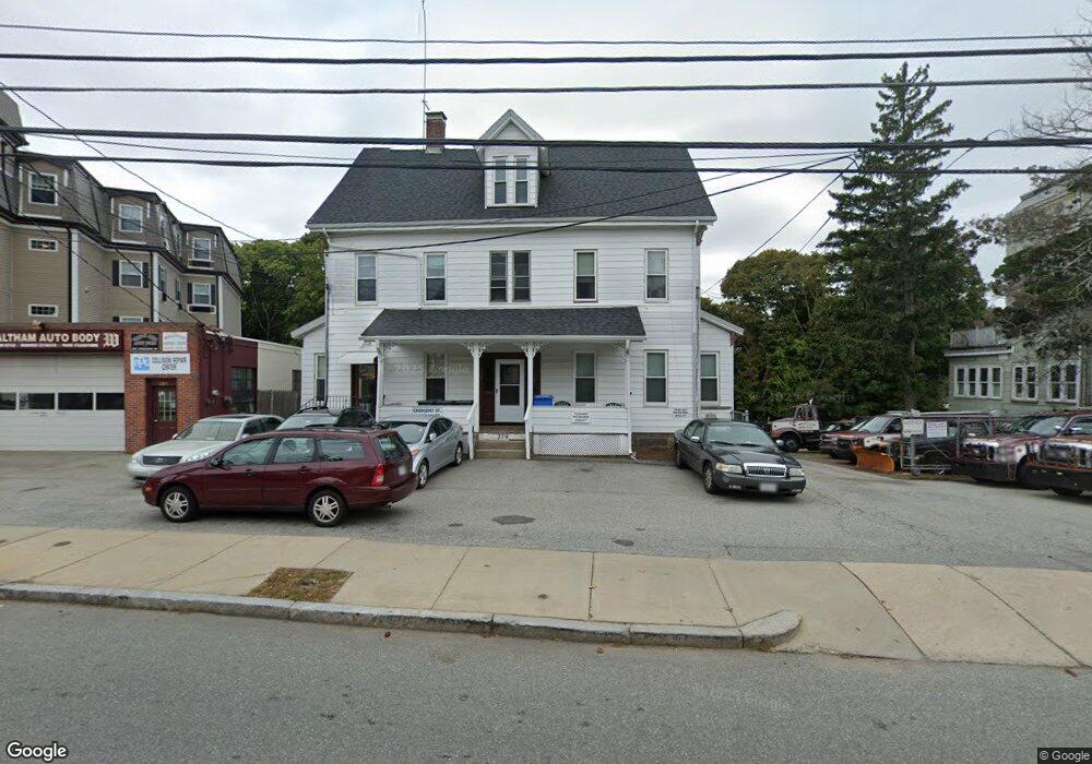 279 Crescent St unit 4, Waltham, MA 02453 - photo 1