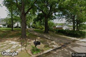 1329 Oak Dr, West Point, MS 39773