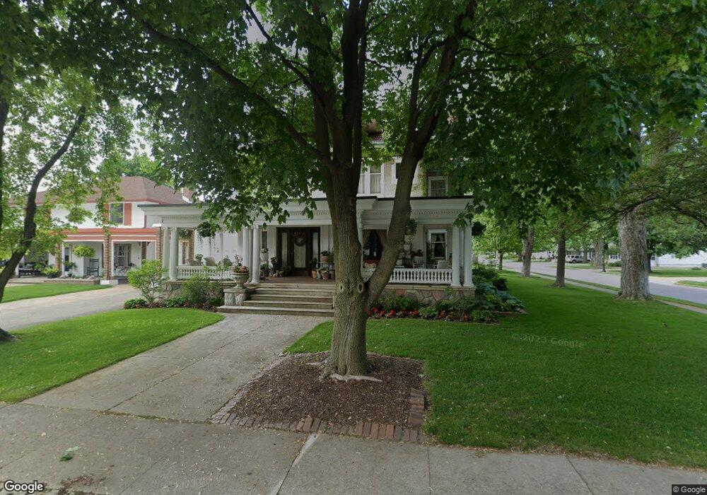 258 E Walnut St, Nappanee, IN 46550 - photo 1