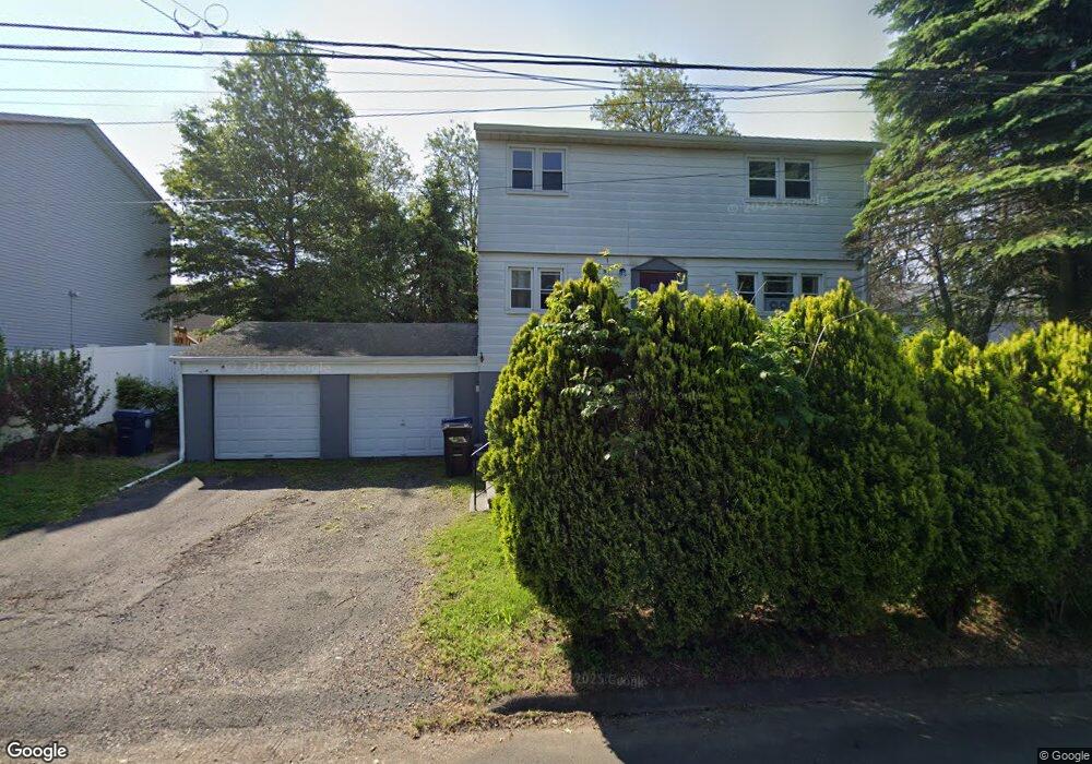 152 Dalton St unit 2nd flr, West Haven, CT 06516 - photo 1