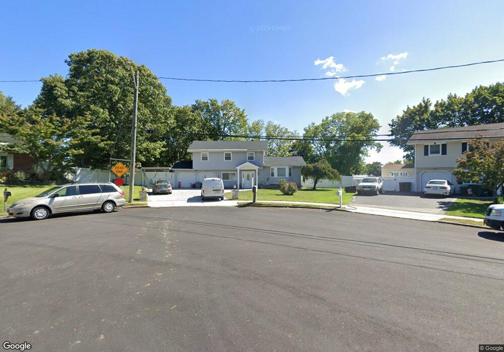 14 Middlesex Dr, Dix Hills, NY 11746 - photo 1