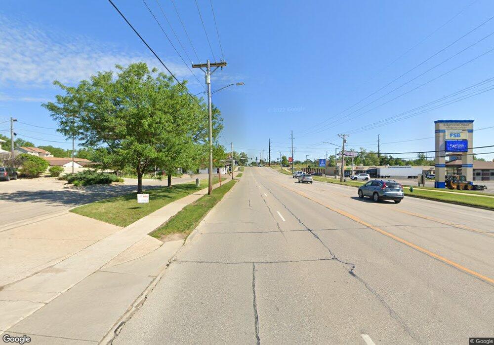 373 Edgewood Rd NW, Cedar Rapids, IA 52405 - photo 1