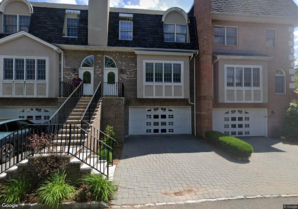 124 Stonegate Trail, Cresskill, NJ 07626 - photo 1