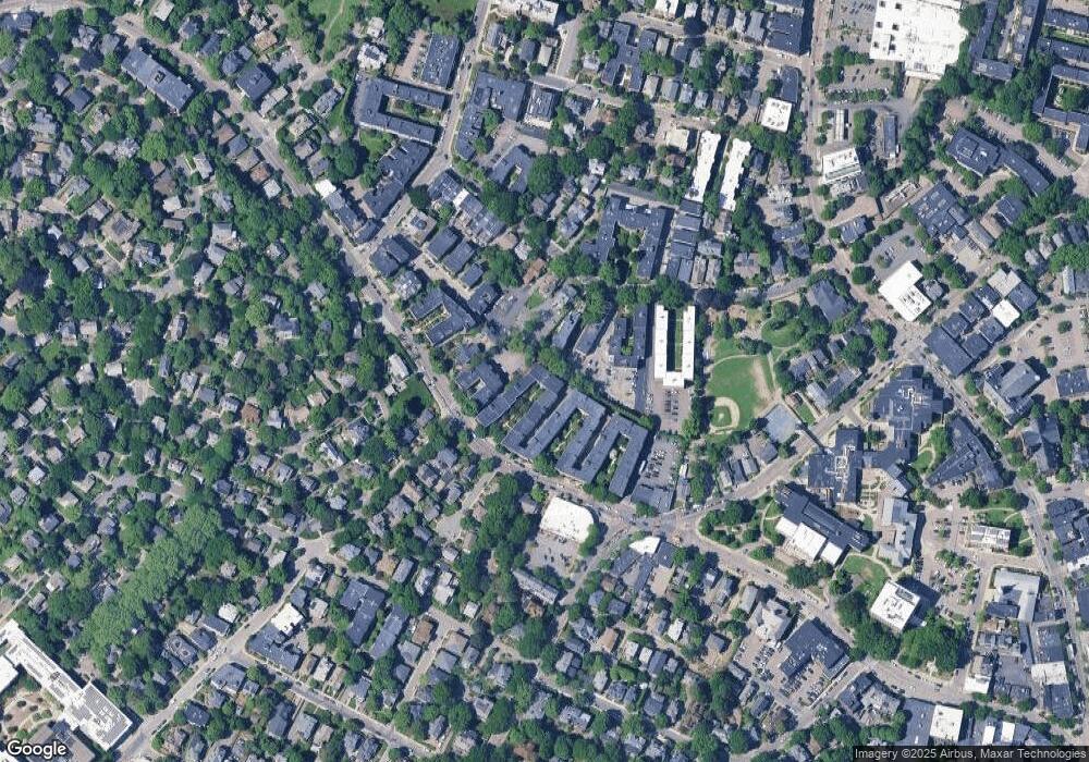 431 Washington St unit 2, Brookline, MA 02446 - photo 1