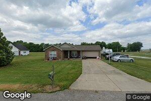 610 10th St, Grandview, IN 47615
